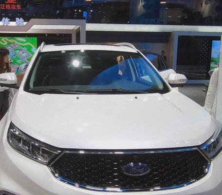 全新福特领界，2019成都国际车展实拍，看看有喜欢这台车的没？