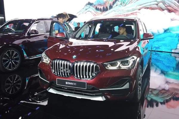 中期改款宝马X1细节之处都变大了