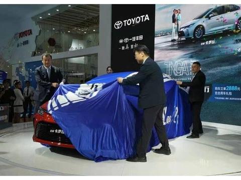 车展上新车发布，引来全场瞩目