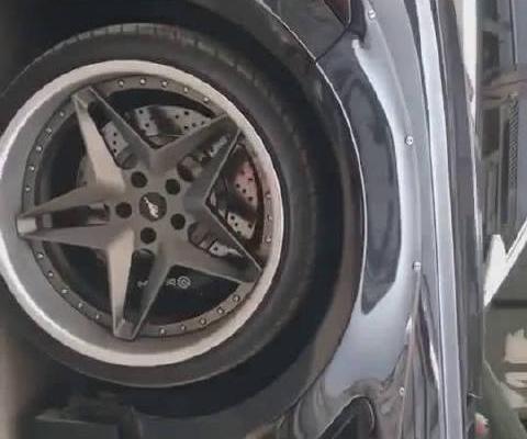 汽车视频：这才是真正的低趴宽体Mustang