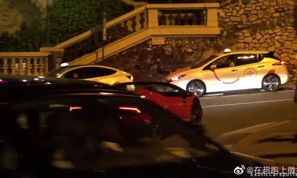 摩纳哥街拍超跑画面，听来听去还是法拉利的声浪最动人