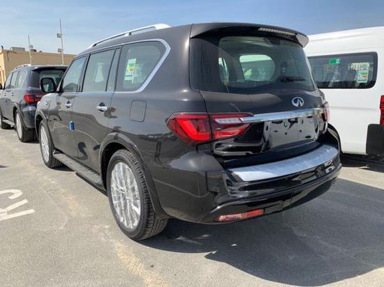 英菲尼迪QX80曾经的百万豪车 如今已不足百万