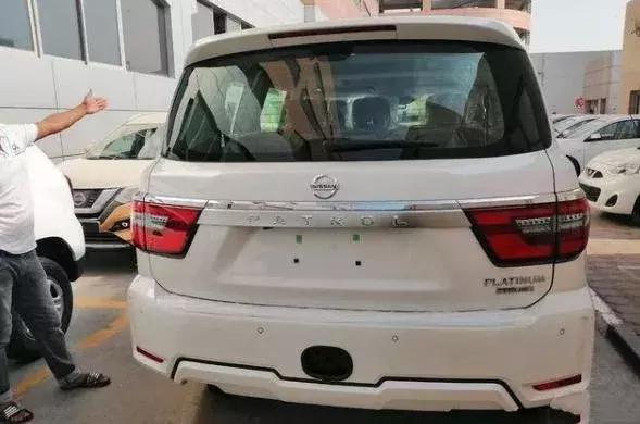 新款途乐实车曝光,从此告别油腻大叔