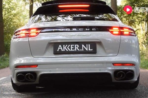 帕拉梅拉Panamera Turbo S E-Hybrid改装天蝎排气。