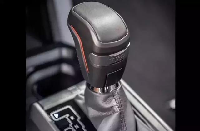 新款途乐实车曝光,从此告别油腻大叔