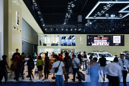 WEY VV7家族登陆成都车展,热度不亚于纽约时装周!