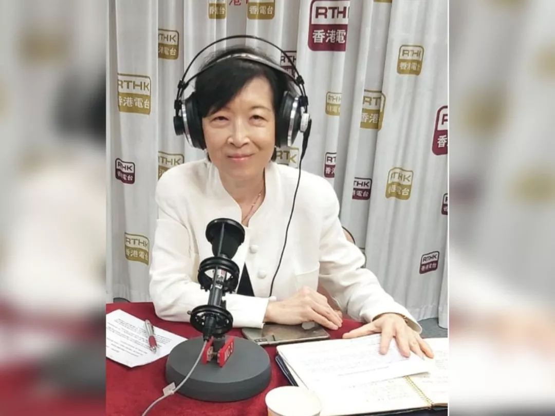 羅范椒芬參加香港電臺英文臺節目“Backchat”。