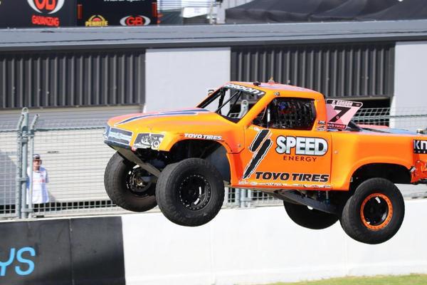 2019雪佛兰SUV陆上飞行秀 不一样的SUV表演