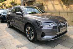 奥迪e-tron，现场四种颜色的试驾车，哪个好看？