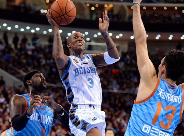 马布里在NBA赚了1.5亿美金,那他在CBA赚了多少？网友：难以置信