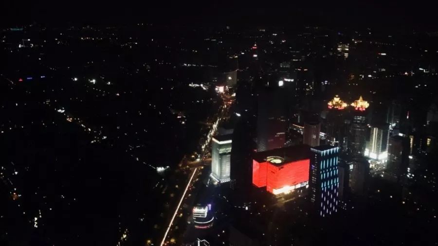 试驾丨随奥迪e-tron逐风挚电,探寻未来秘境!
