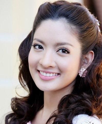泰星女神Aff陪家人出游后，回应前夫和Matt关系