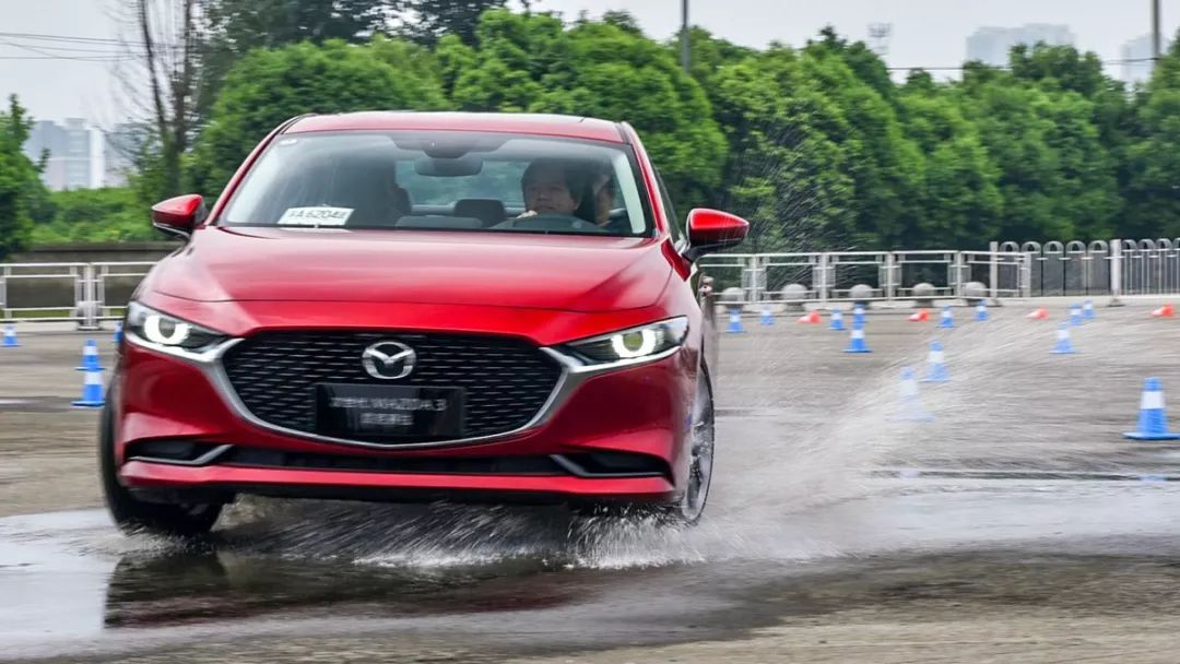 川哥寻欢:日系同级最均衡的快马 首试国产次世代MAZDA3昂克赛拉