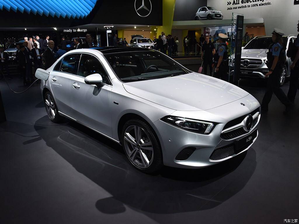 法兰克福奔驰新能源阵容:EQV/GLE 350 de/smart EQ等车型亮相