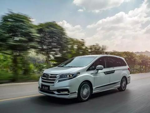 旗舰MPV市场迎来“杀手级”新品，不用加价40万买也能买到神车