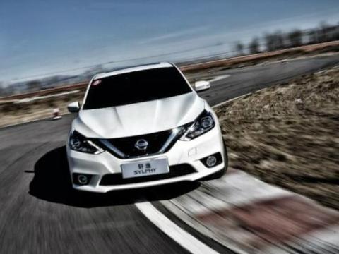 这款车上市又是家轿销量王，比朗逸和卡罗拉帅10倍