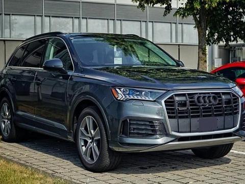 奥迪又一“硬汉”实车亮相，颜值暴涨，内配三块大屏，带全时四驱