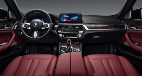 别揪着宝马3系吐槽了，看看5系吧，又是销量第一