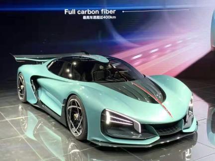 红旗超跑狂拽酷炫惊炸天，法拉利风头被抢，网友:红旗拼了老命了!