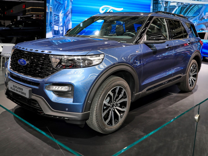 这SUV超硬派！国产售价“大降”，尺寸空间真不小，与途昂谁更值？