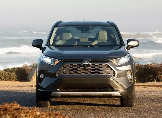 丰田竟一反常态来了个大招 回归初心的RAV4实力究竟几何?