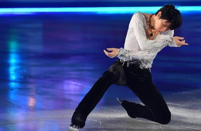 羽生结弦又放大招!为完成阿克塞尔四周跳在练习五周跳