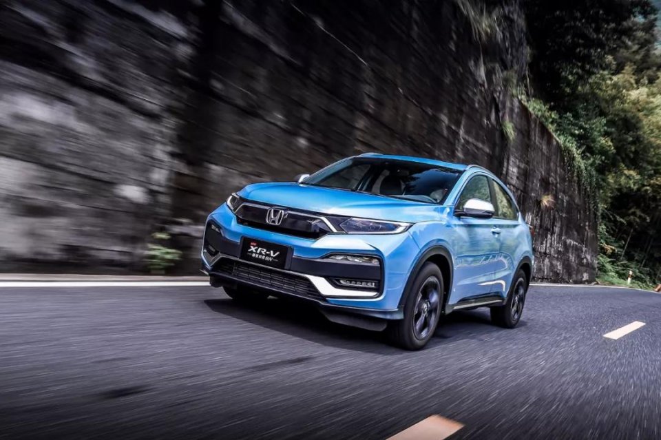 动力最强小型SUV?同4缸的Jeep自由侠和本田XR-V选谁?