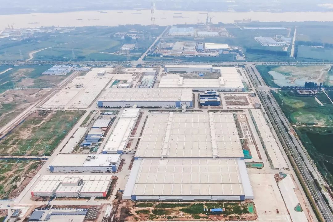 48寸大屏,手势控制,续航550km,这车基本要啥有啥,就等量产了