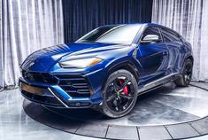 Lamborghini URUS，极速305km/h的SUV，您受得了嘛