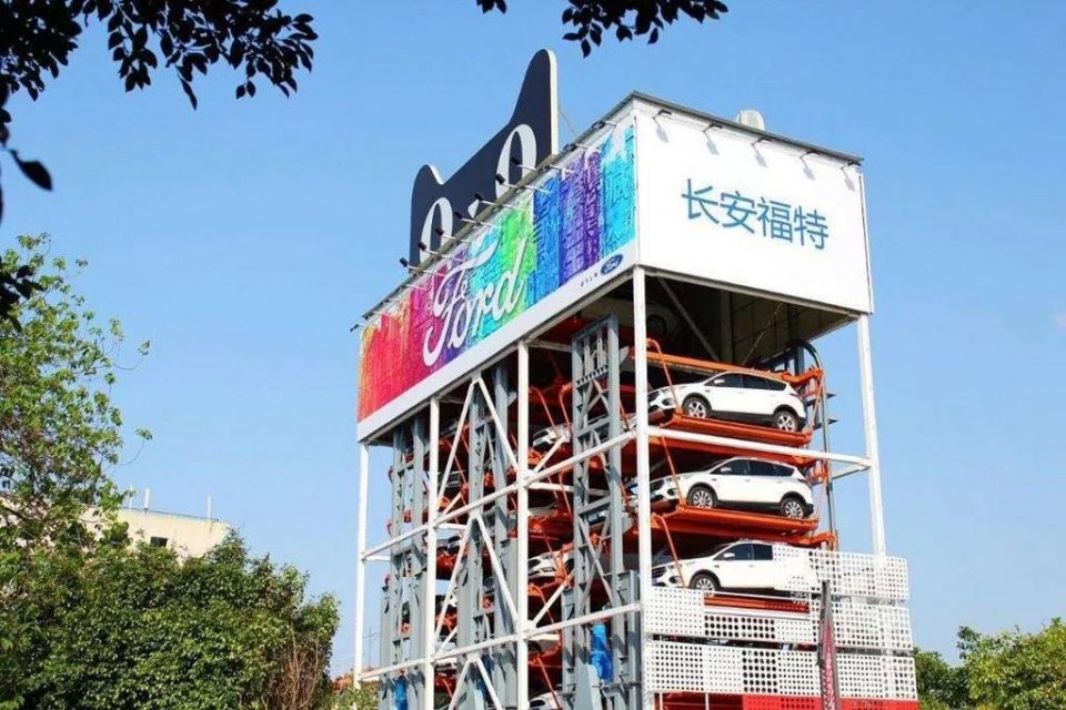 来看看国外街头的汽车自动售货机,买车就像买可乐