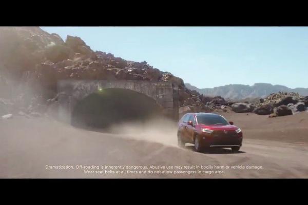 当丰田汽车结合了特工任务的宣传片，看起来相当过瘾呢