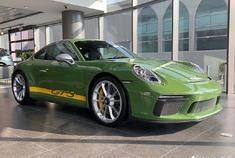 保时捷911 GT3，一只手动挡绿色的蛙