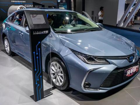 一汽丰田全新卡罗拉哪款更值得买？跟雷凌对比又如何？丨问答