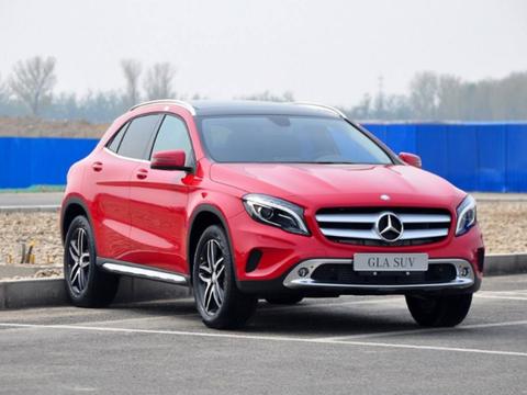 奔驰CLA实车亮相，20多万的豪车同样赚足面子