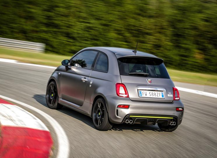 百公里加速7.3秒，新款Abarth 595 Pista官图发布