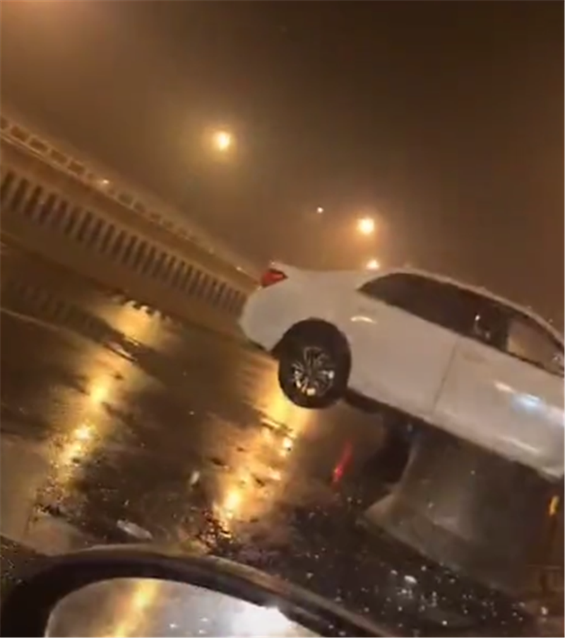 同样是国产车,女司机开吉利差点“飞上天”,而比亚迪秦只能横趴