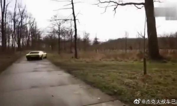 有钱就是任性，看看布加迪、法拉利、兰博基尼等超跑竟然越野了