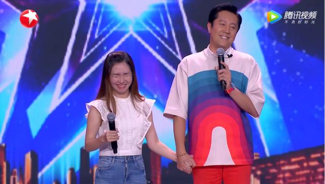 《中国达人秀》蔡国庆抓住个机会就想表现！杨幂哄他上台超有眼色