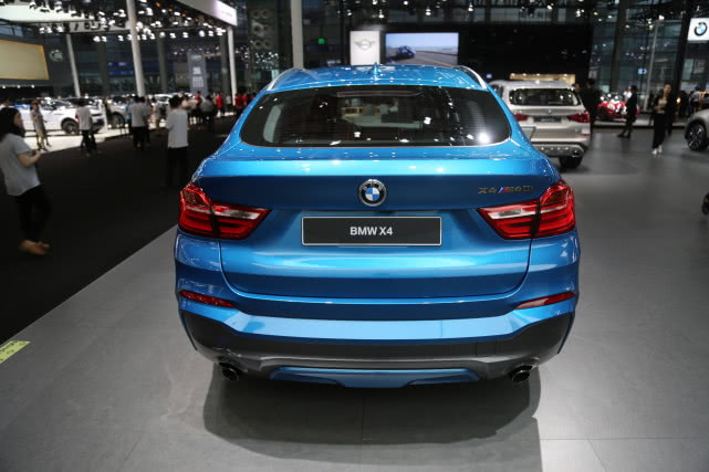 全新宝马 BMW X4 双门轿跑车，将亮相深圳十一车展！