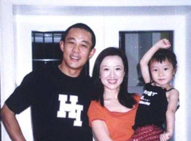一婚70后，二婚80后，三婚90后，52岁侯勇活成了人生赢家！