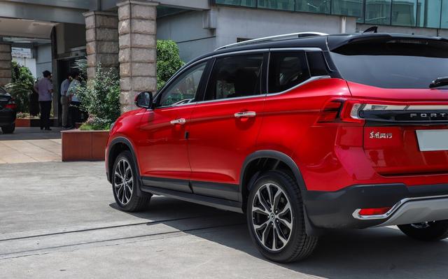 国产又一优质SUV，轴距超2.7米，涡轮自吸都有，最低才6.99w