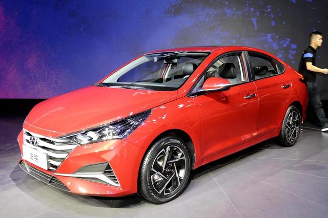 3分钟看车圈:油耗降至2.1L!国产全新奥迪A6L插混版曝光