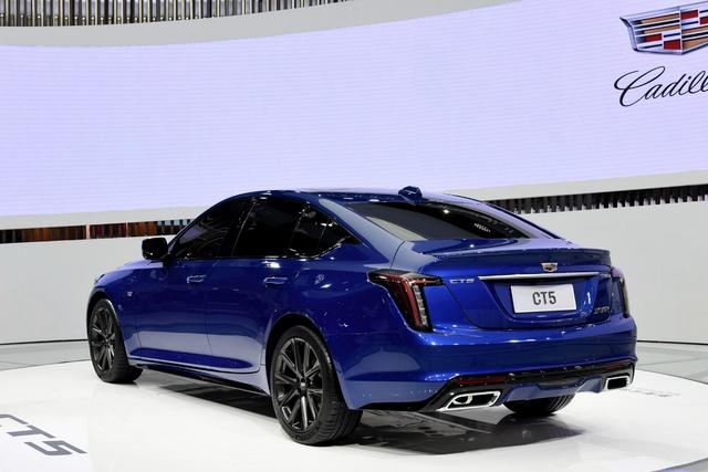 3分钟看车圈:油耗降至2.1L!国产全新奥迪A6L插混版曝光