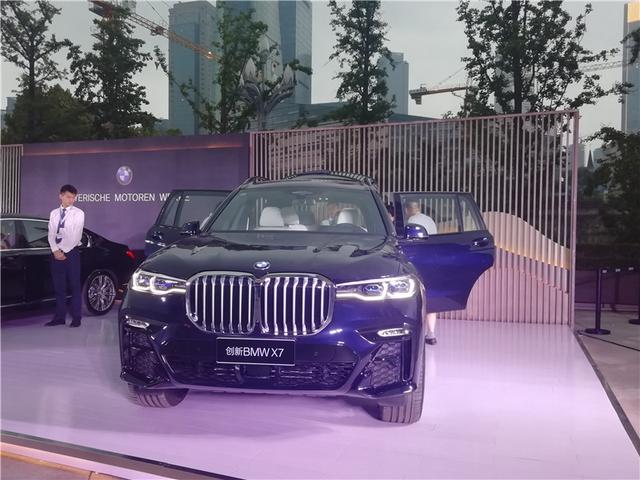 X7&8系&7系,BMW旗舰车型豪华阵容齐聚山城,共谱“极致之悦”