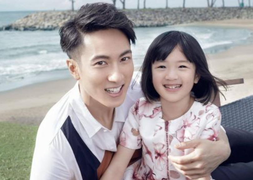 吴尊基因有多强？女儿颜值高也就算了，儿子近照才是帅出了新高度