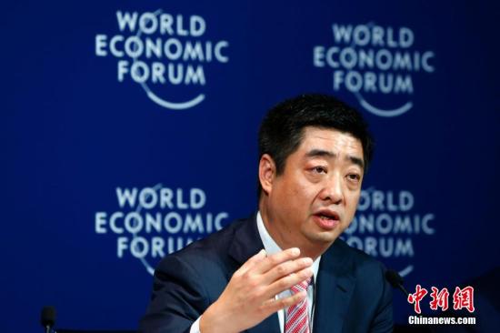 华为换老总了_华为老总任三老婆照片