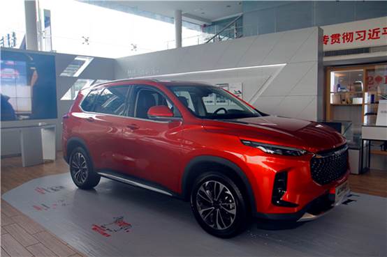 实拍上汽MAXUS D60:打破常规 全民定制