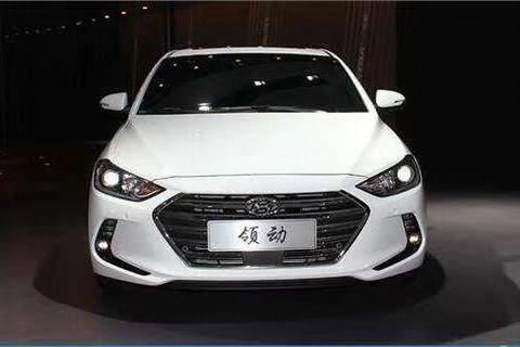 轴距2.7米，油耗5.4L，甩价2.9万的B级车，网友：还等什么？