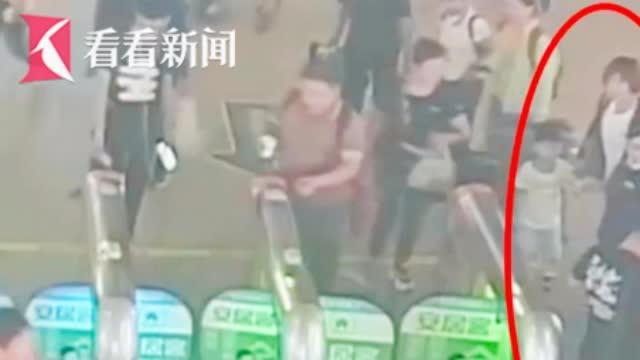 男子坐高铁买两头票 称中间449公里是乘朋友飞机