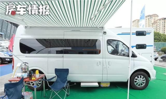 首款可拓展的B型房车,中式内装两米大床能住3-4人,空间是亮点